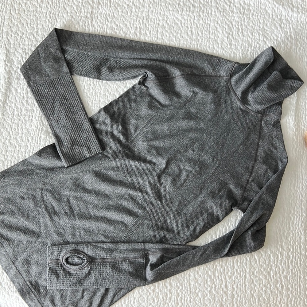 Lululemon Run Swiftly Turtleneck